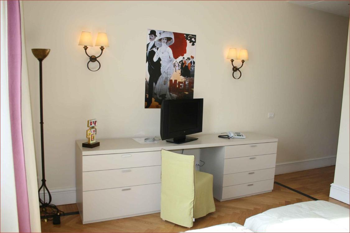 Residence Gli Angioini Srl เนเปิลส์ ภายนอก รูปภาพ