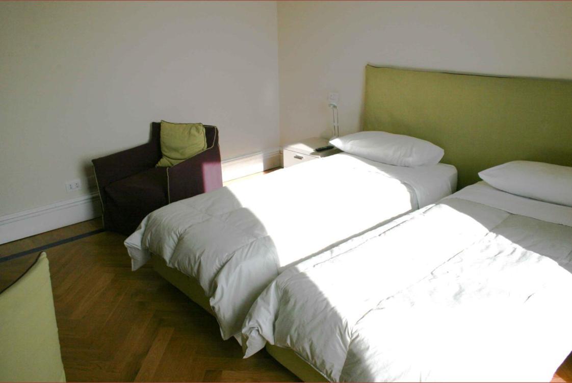 Residence Gli Angioini Srl เนเปิลส์ ภายนอก รูปภาพ